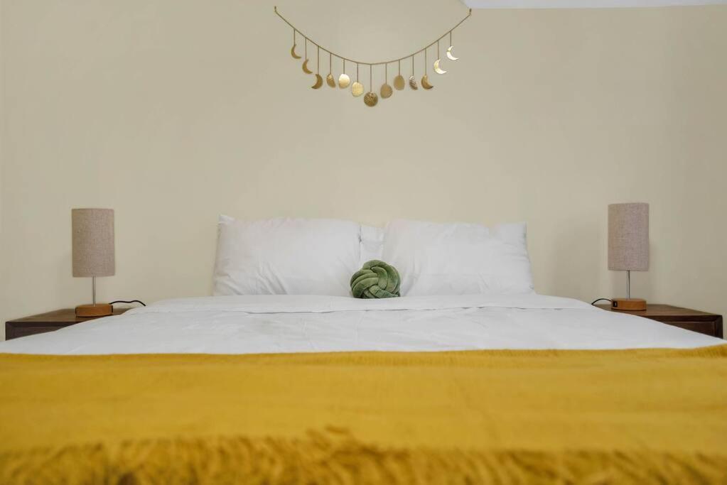 Ferienwohnung Golden Gem In Heart Of East Rock Quiet 3Br Near Dt And Yale New Haven Exterior foto