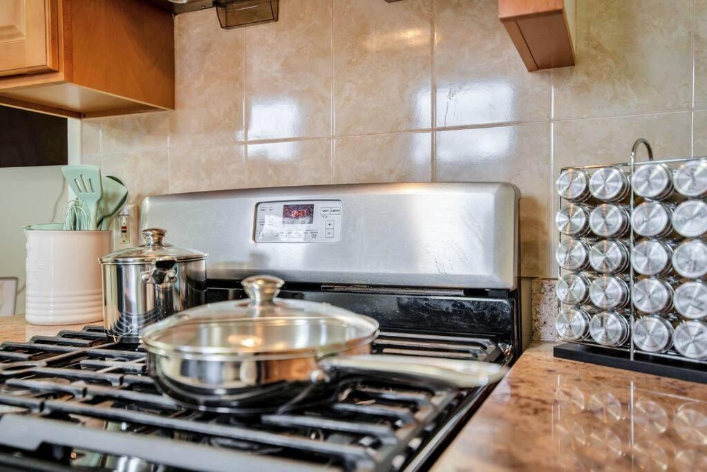 Ferienwohnung Golden Gem In Heart Of East Rock Quiet 3Br Near Dt And Yale New Haven Exterior foto