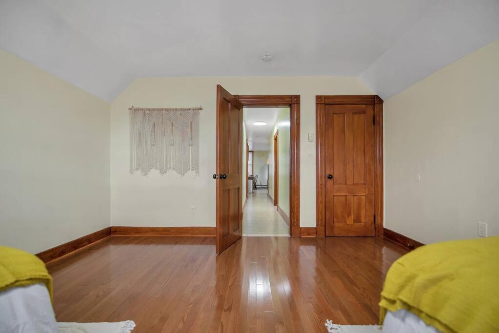 Ferienwohnung Golden Gem In Heart Of East Rock Quiet 3Br Near Dt And Yale New Haven Exterior foto