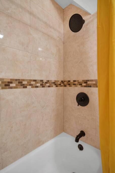 Ferienwohnung Golden Gem In Heart Of East Rock Quiet 3Br Near Dt And Yale New Haven Exterior foto